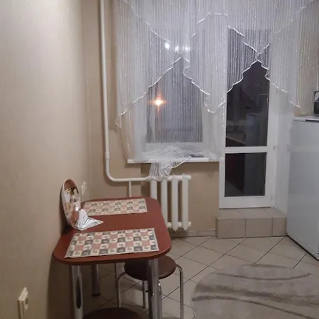 Апартаменти Piacdziasiat Hadou Pieramohi 17 *
